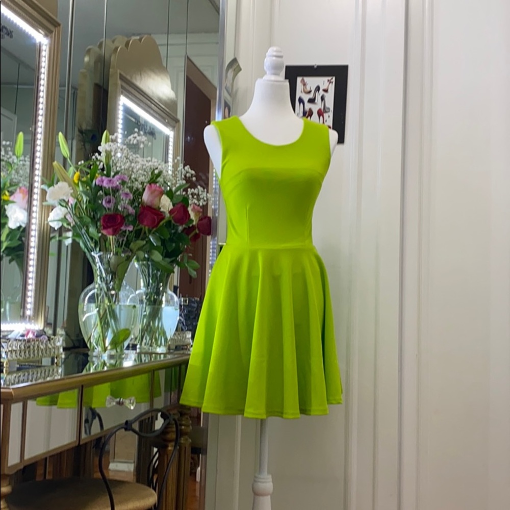Dress - Picture 2 of 11